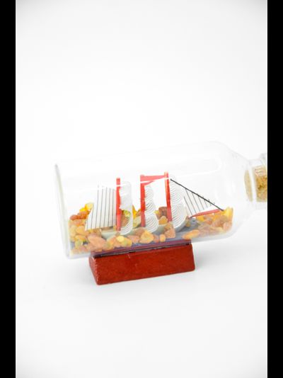 Корабль в бутылочке средний