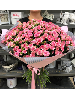 51 кустовая розовая роза