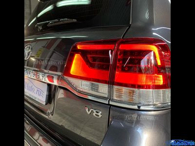 Полный рестайлинг Toyota Land Cruiser 200 из 2007-2015 в 2021 (Оптимальный)