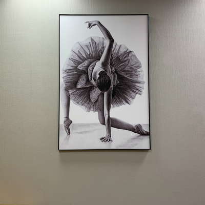 Картина на стене, общий вид