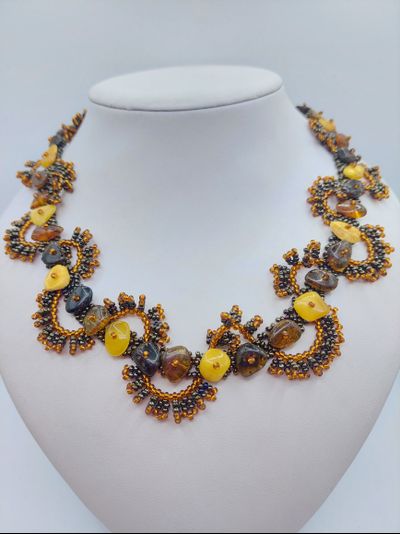 Колье &quot;Волна&quot; из Чешского бисера и натурального янтаря 10994