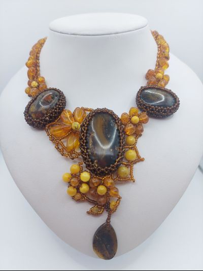 Колье из Чешского бисера и натурального янтаря 01084