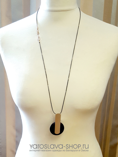 Подвеска из дерева с золотой пластиной