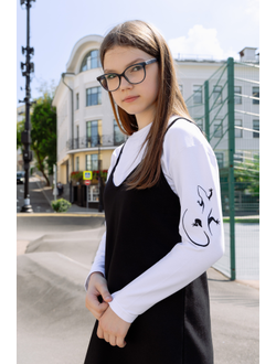 Лонгслив с вышивкой