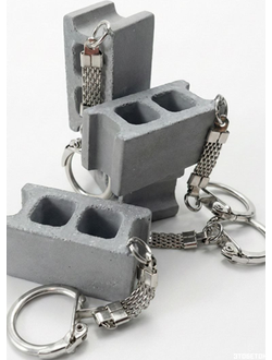 Брелок в виде строительного блока