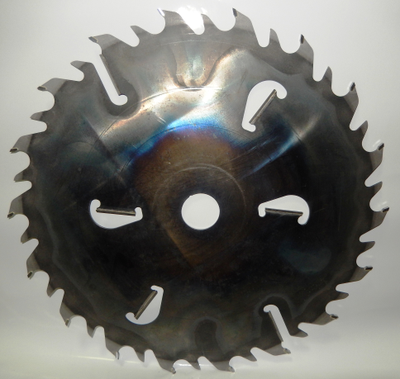 Пилы дисковые 550*50*18z+18+6 (3,5/5,3)WST с твердосплавными напайками и подрезными ножами