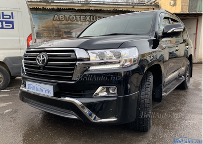 Рестайлинг Toyota Land Cruiser 200 Executive Black & White из 2007-2015 в 2021