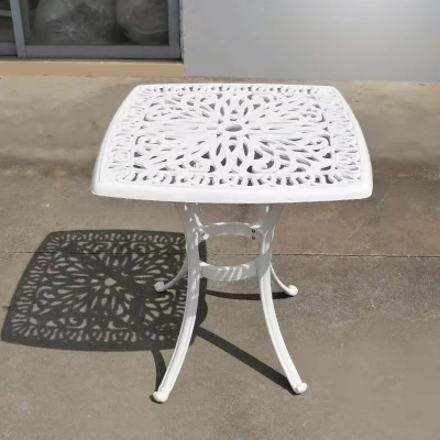 Белый кофейный стол MILAN из литого алюминия. Детали.