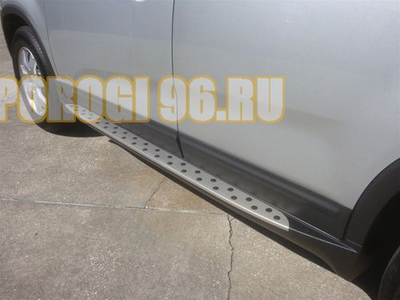 Пороги OEM на Kia Sorento (2009-2012)