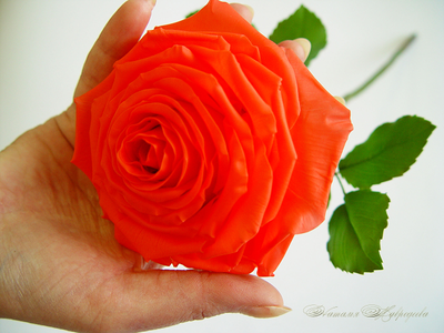 Красные розы из полимерной глины полноразмерные