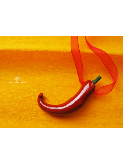 Красный перец чили. Авторская подвеска из полимерной глины