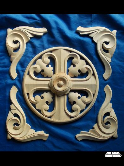 Крест в круге с орнаментом