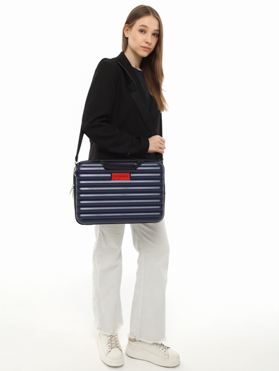 Пластиковый кейс для ноутбука 15.6 - 16 дюймов Optimum, черный