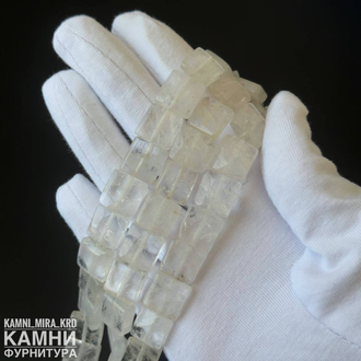 Горный хрусталь со шторками квадраты 12х12 мм, цена за нить 19 см