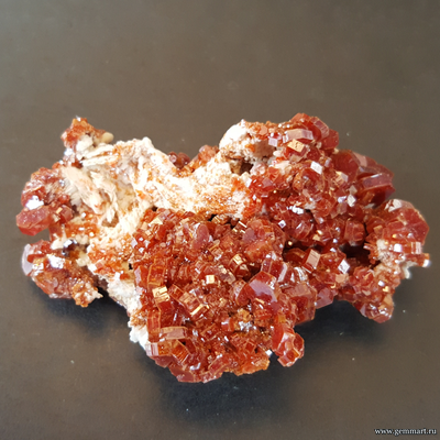 Ванадинит на барите. Марокко. 64*40*30 мм