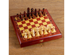 Шахматы "Тёмно-красная классика" (доска дерево 30х30 см, фигуры дерево, король h=8 см)