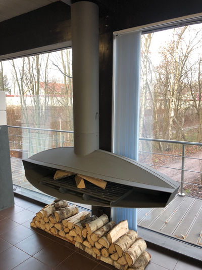 Подвесной пристенный камин Velesa