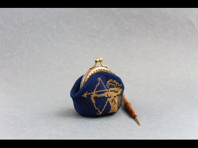 Монетница "Зодиак" Набор для вязания крючком с бисером от Ирины Рудевич - СТРЕЛЕЦ (синий)