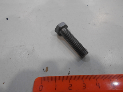 Болт М 8 (мелкая резьба)