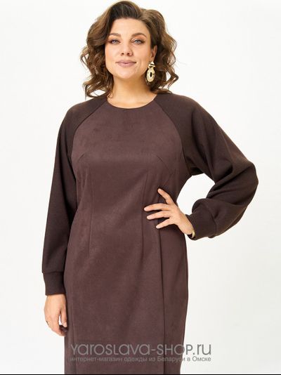 Стильное трикотажное платье в коричневом цвете