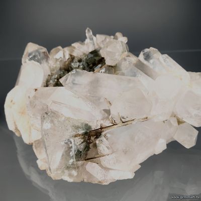Горный хрусталь с включениями хлорита. Северная Осетия. 140*130*50мм