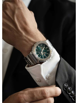 Часы Casio G-Shock GM-2110D-3A1