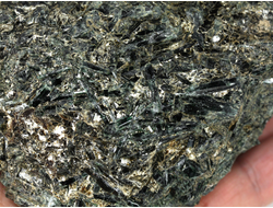 Актинолит, Россия, Северный Кавказ, КЧР, река Большой Блыб (96*79*39 мм, 405 г) №29635