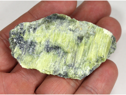 Антигорит, серпентин, необработанный, дикий образец, Россия, КЧР, Урупский район (61*36*13 мм, 28 г) №37614