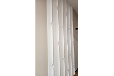 Ну и монтаж можно производить как с оставлением швов, так и без них – зашпаклевать и вышлифовать их наждачкой до невидимости. Чаще делают композицию бесшовной. 
На фото вариант раскладки 1. Композиция без швов.