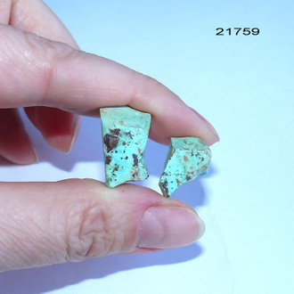Бирюза натуральная (необработанная) Казахстан арт.21759: комплект - 5,7г - 19*12*9мм + 17*12*10мм