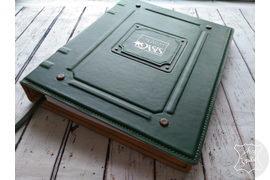 гостевая книга для отеля формата А4 выполнена из натуральной кожи с тиснением логотипа