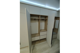 Шкаф в прихожую