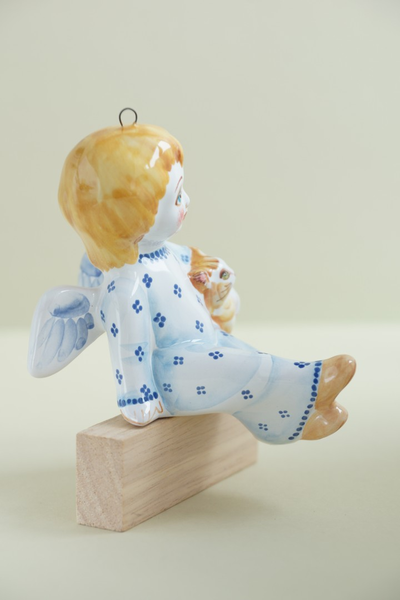 Ангел с котёнком