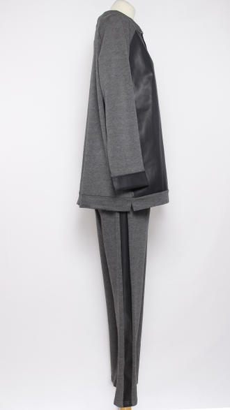 КОСТЮМ ДЖЕМПЕР И БРЮКИ "ЭКО КОЖА"  серый, чёрный р.48-54