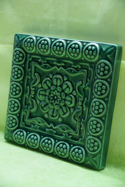 Адонис (керамическая плитка)