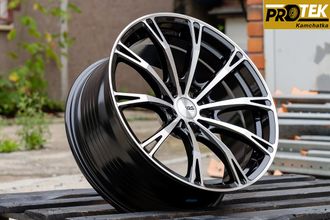 Комплект дисков R18 8,0J ET+30 5*114,3 Vossen VPS 3313 Flow Forming Черный с полированными лучами (FF016-3)