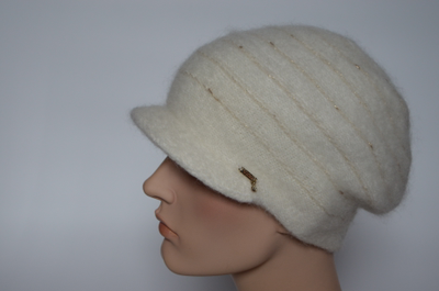 Белая кепка вязаная с золотистыми полосками Vizio Италия 6486 W