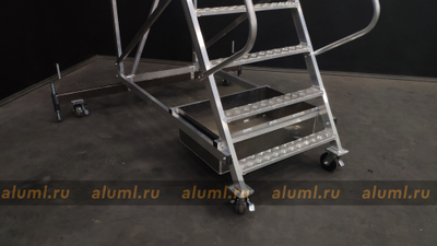 Лестница с площадкой ЛС-3.0 консоль