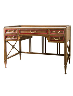 Письменный стол с 5 ящиками на прямых ножках.