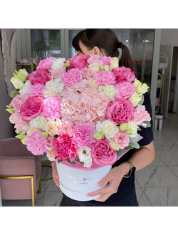 Букет в шляпной коробке микс цветов M №5