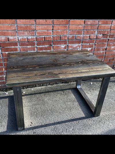 стол из лиственницы с эффектом состаривания