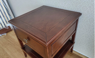 Тумба прикроватная с ящиком, в стиле модерн.