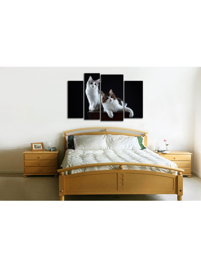 Модульная картина "Статуэтки на тумбочке"