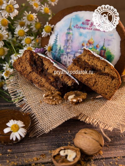 Пряник "8 марта" заварной имбирный с начинкой вареная сгущенка с грецким орехом  480 гр.