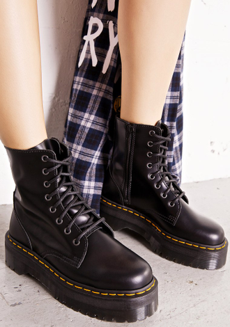 Ботинки Dr. Martens Jadon Smooth на толстой подошве черные купить