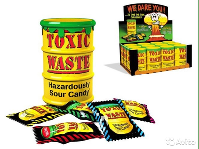 Самые кислые конфеты в мире - Toxic Waste