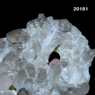 Горный хрусталь натуральный (друза) Казахстан арт.20181: 94,7г - 72*55*33мм