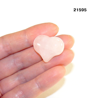 Розовый кварц натуральный (сердце) арт.21595: 8,4г - 21*25*13мм