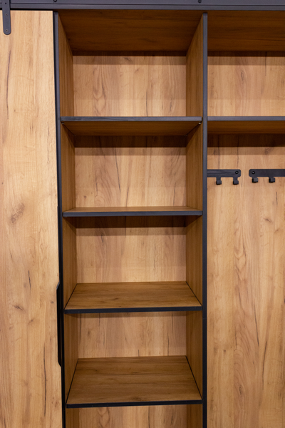 (ПРИХ03) Шкаф в прихожую, с амбарной дверью "Оскар"