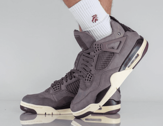 Nike Air Jordan Retro 4 A Ma Maniere X Violet Ore вблизи